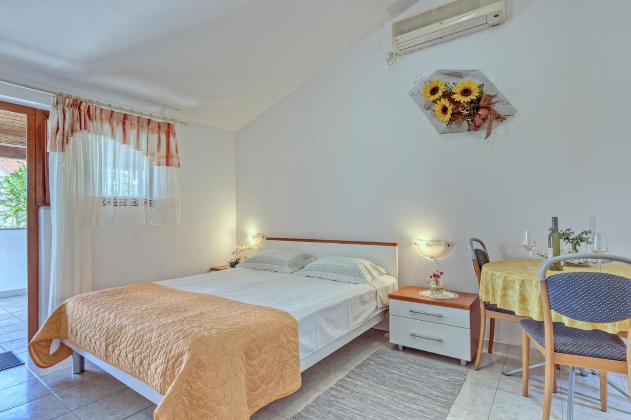 Apartmets Slavica 1644 반졸레 외부 사진